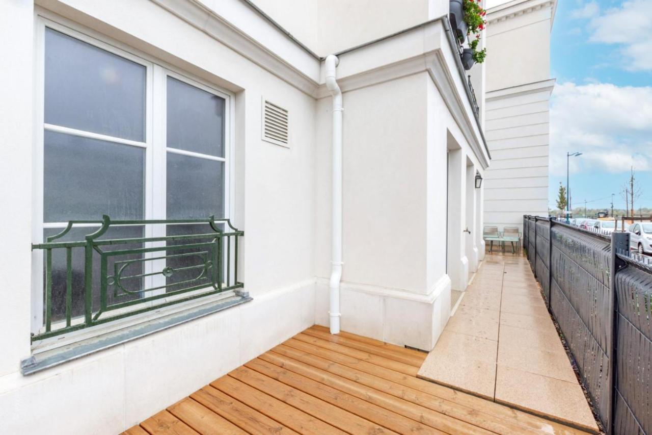 Le Jade By Plaza Serris Exterior foto